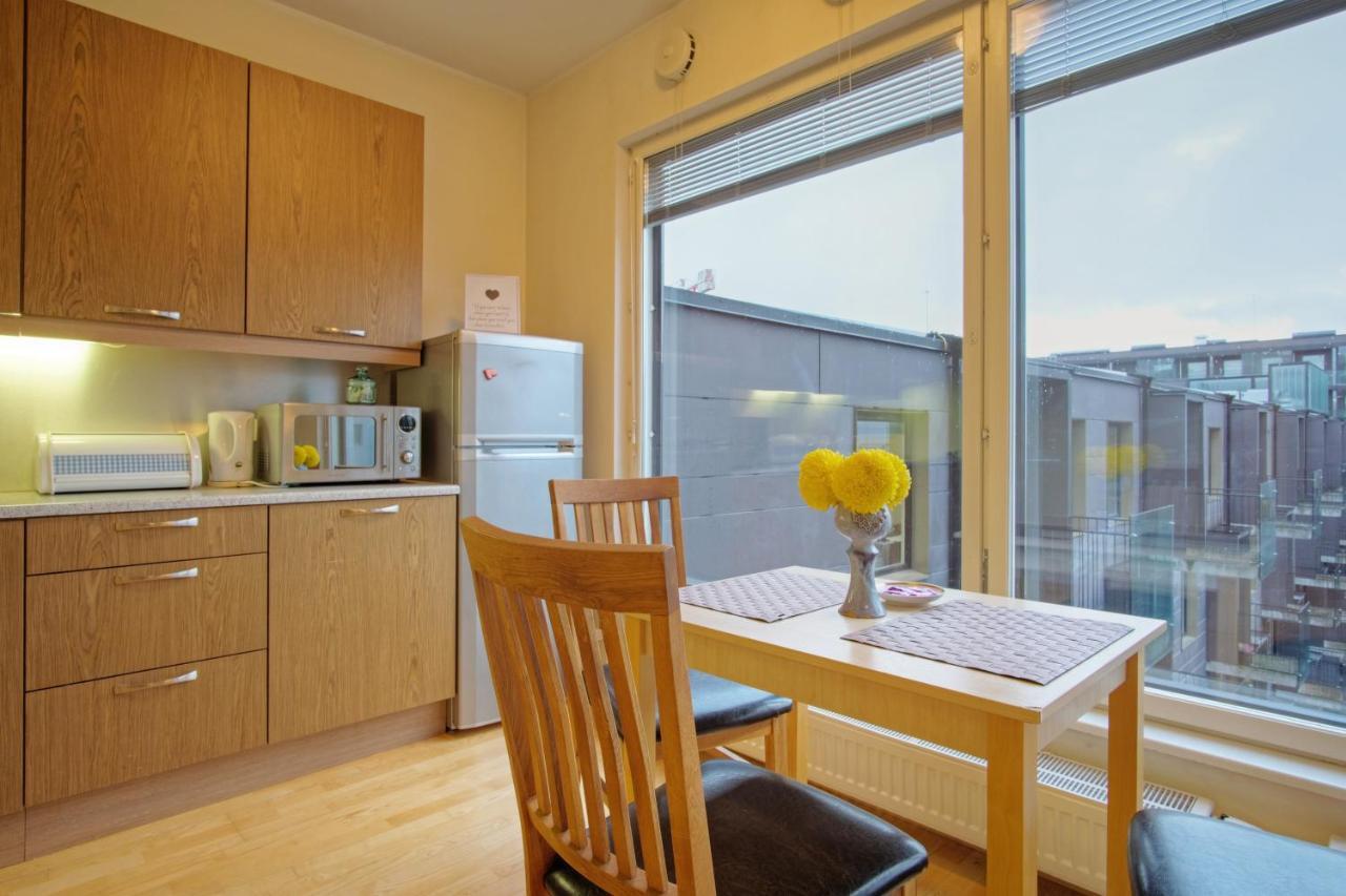 Studio Apartment In Quiet Heart Of Everything Tallinn Buitenkant foto