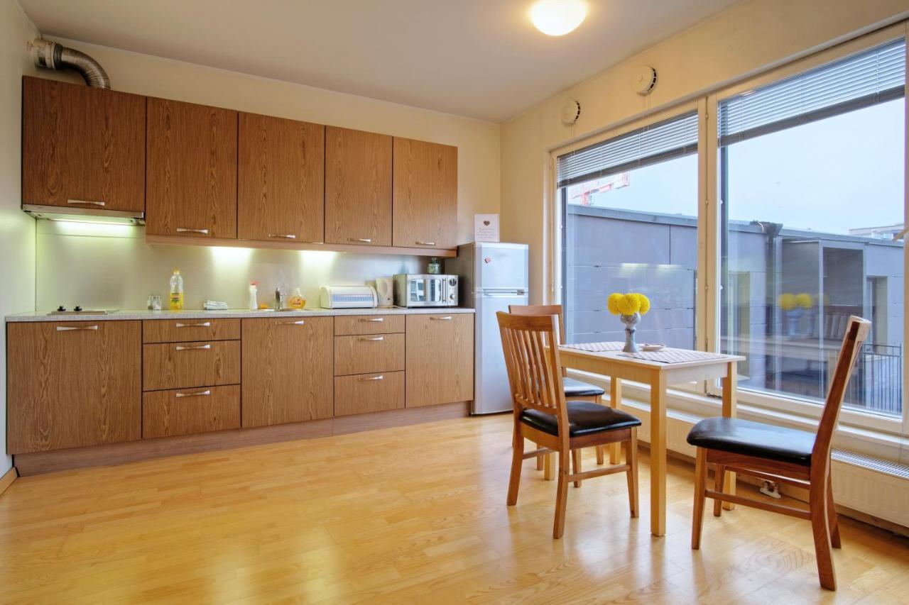 Studio Apartment In Quiet Heart Of Everything Tallinn Buitenkant foto