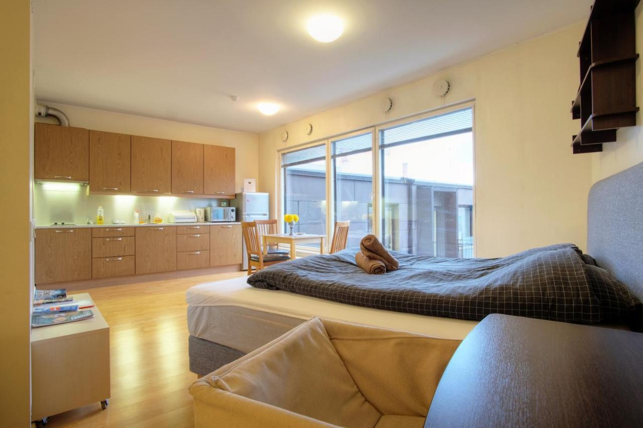 Studio Apartment In Quiet Heart Of Everything Tallinn Buitenkant foto