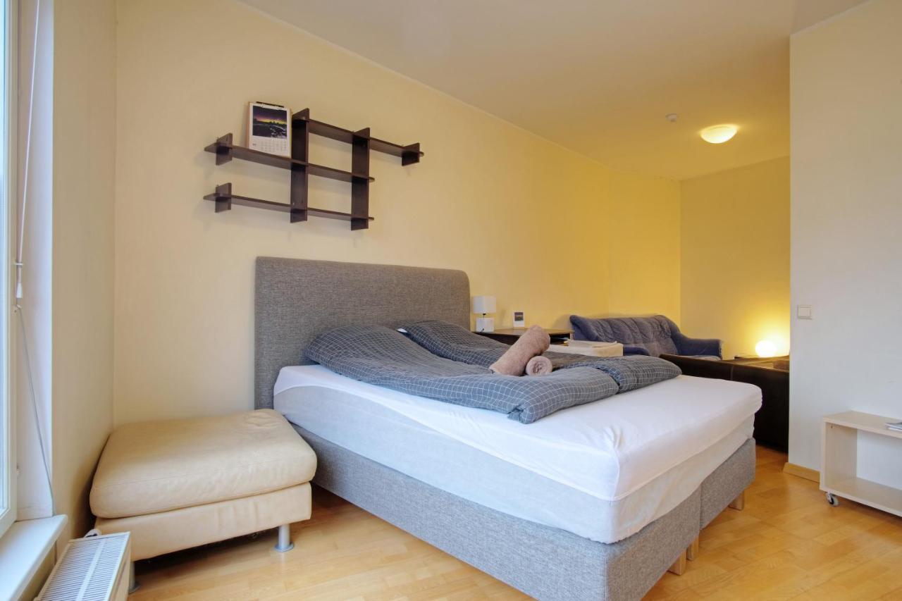 Studio Apartment In Quiet Heart Of Everything Tallinn Buitenkant foto