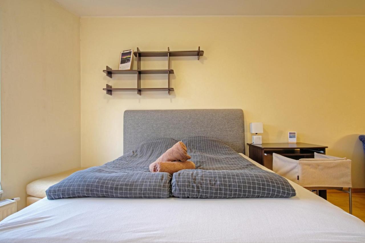 Studio Apartment In Quiet Heart Of Everything Tallinn Buitenkant foto