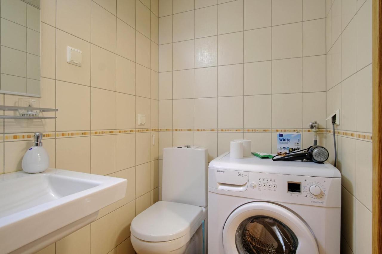 Studio Apartment In Quiet Heart Of Everything Tallinn Buitenkant foto