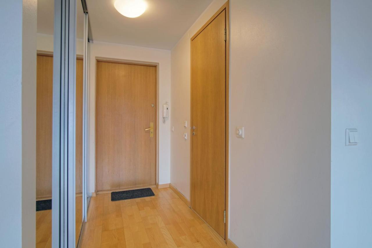 Studio Apartment In Quiet Heart Of Everything Tallinn Buitenkant foto